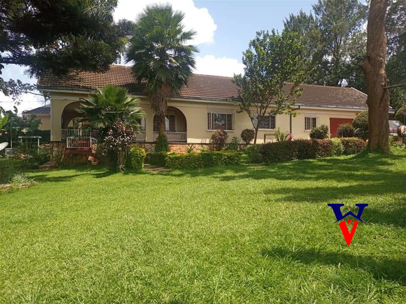 Bungalow for sale in Mutungo Kampala