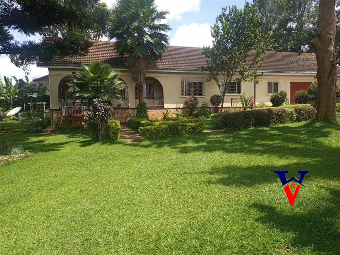 Bungalow for sale in Mutungo Kampala