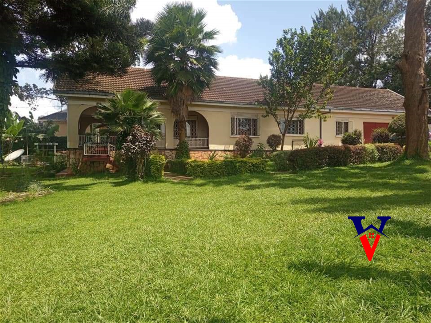 Bungalow for sale in Mutungo Kampala