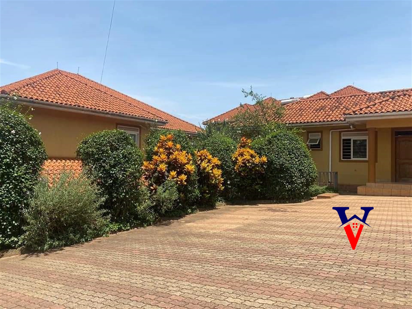 Storeyed house for rent in Mutungo Kampala