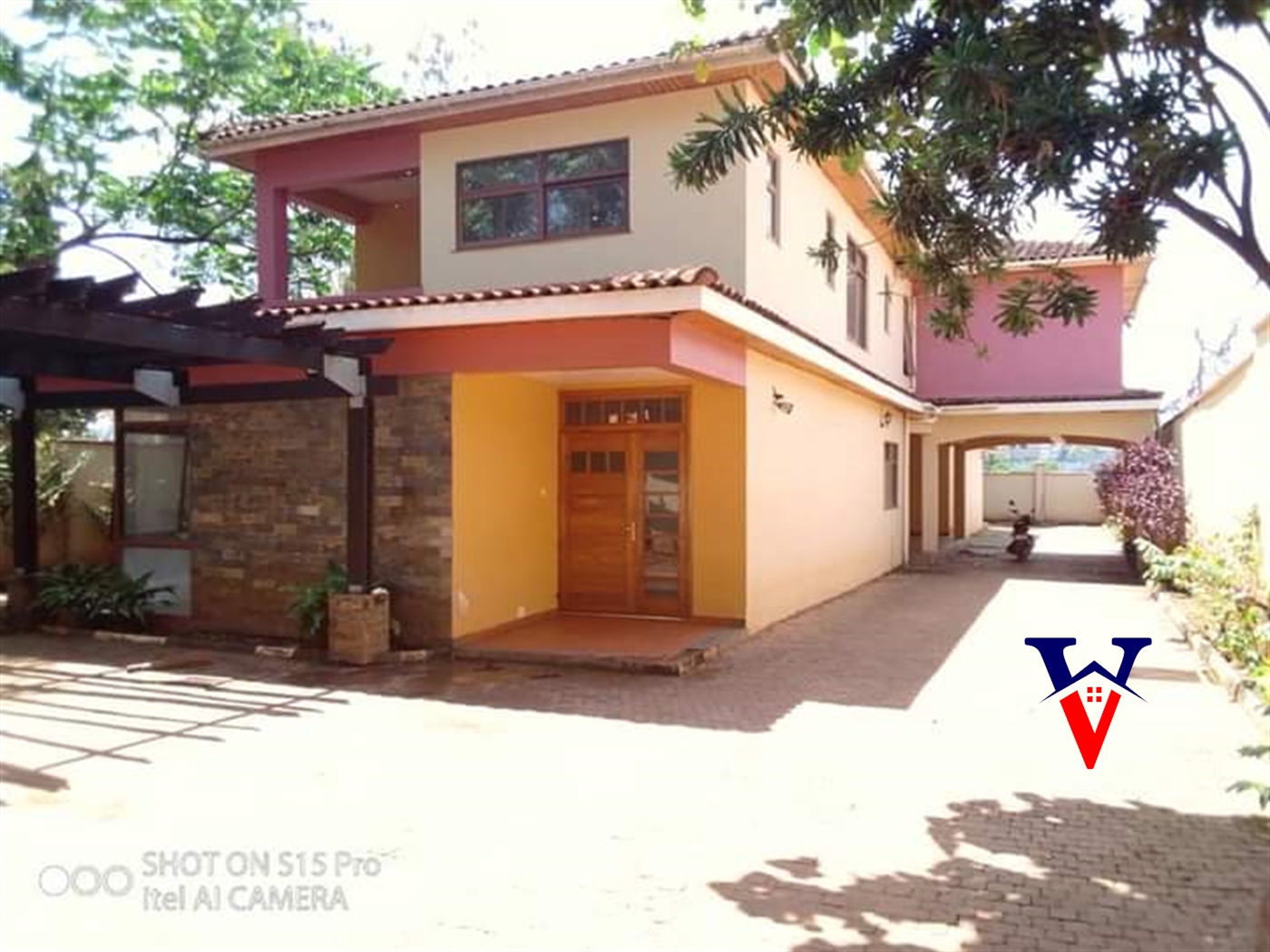 Town House for rent in Bugoloobi Kampala