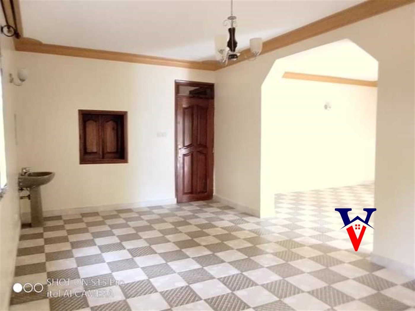 Storeyed house for rent in Bugoloobi Kampala