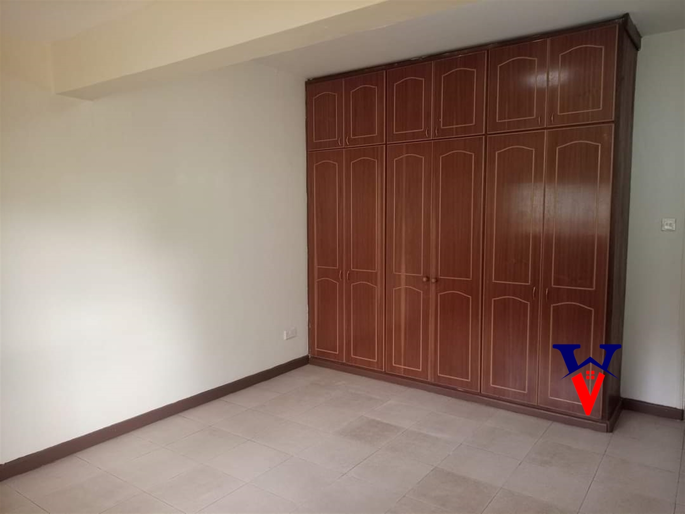 Bungalow for rent in Bugoloobi Kampala