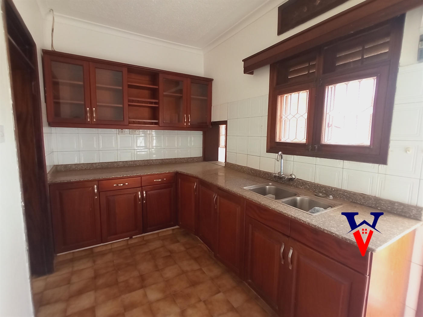 Bungalow for rent in Mutungo Kampala