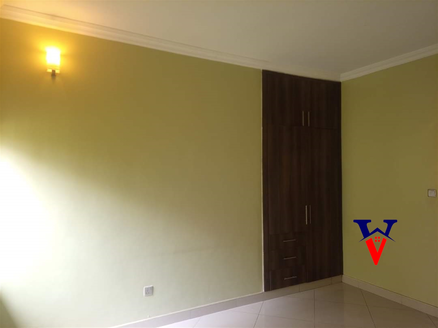 Bungalow for rent in Bugoloobi Kampala