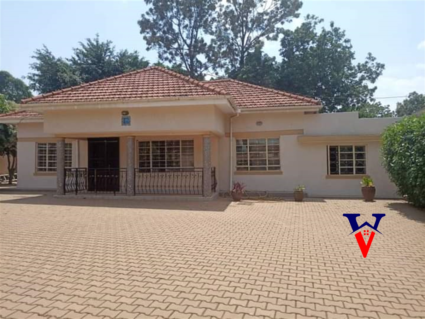 Bungalow for rent in Muyenga Kampala