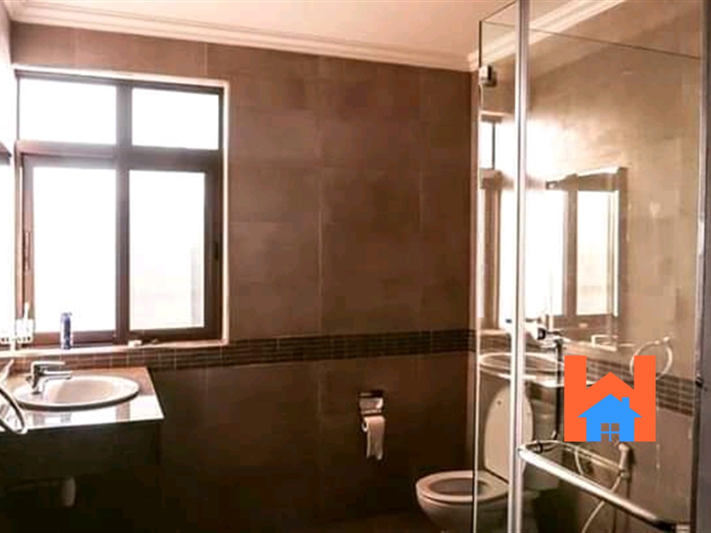 Penthouse for rent in Bugoloobi Kampala
