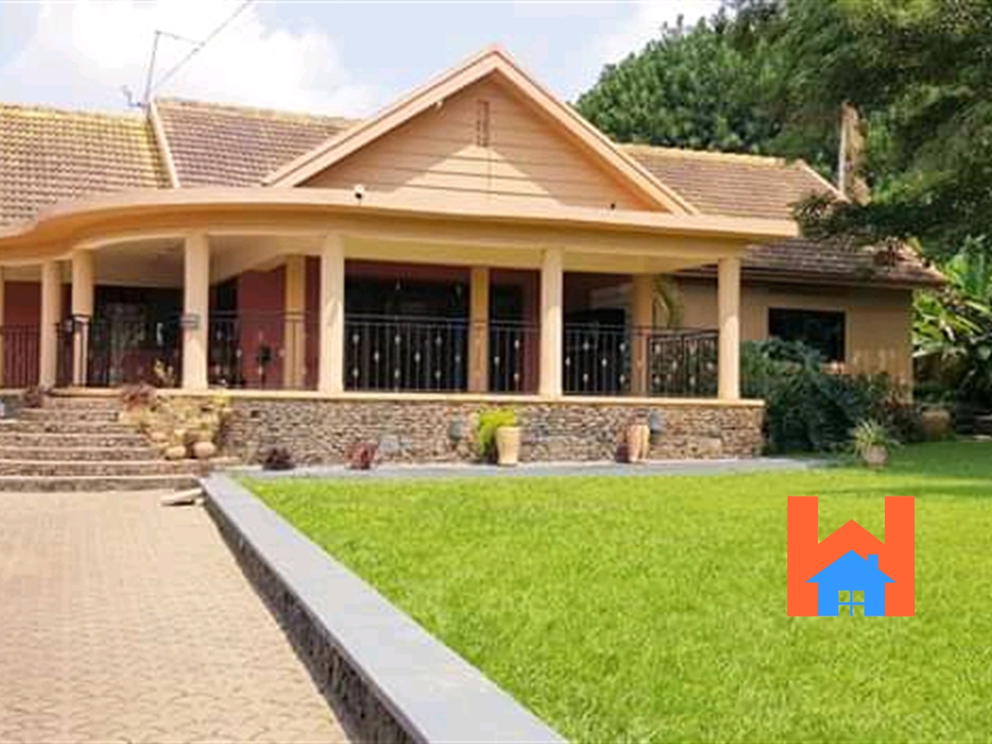 Bungalow for rent in Bugoloobi Kampala