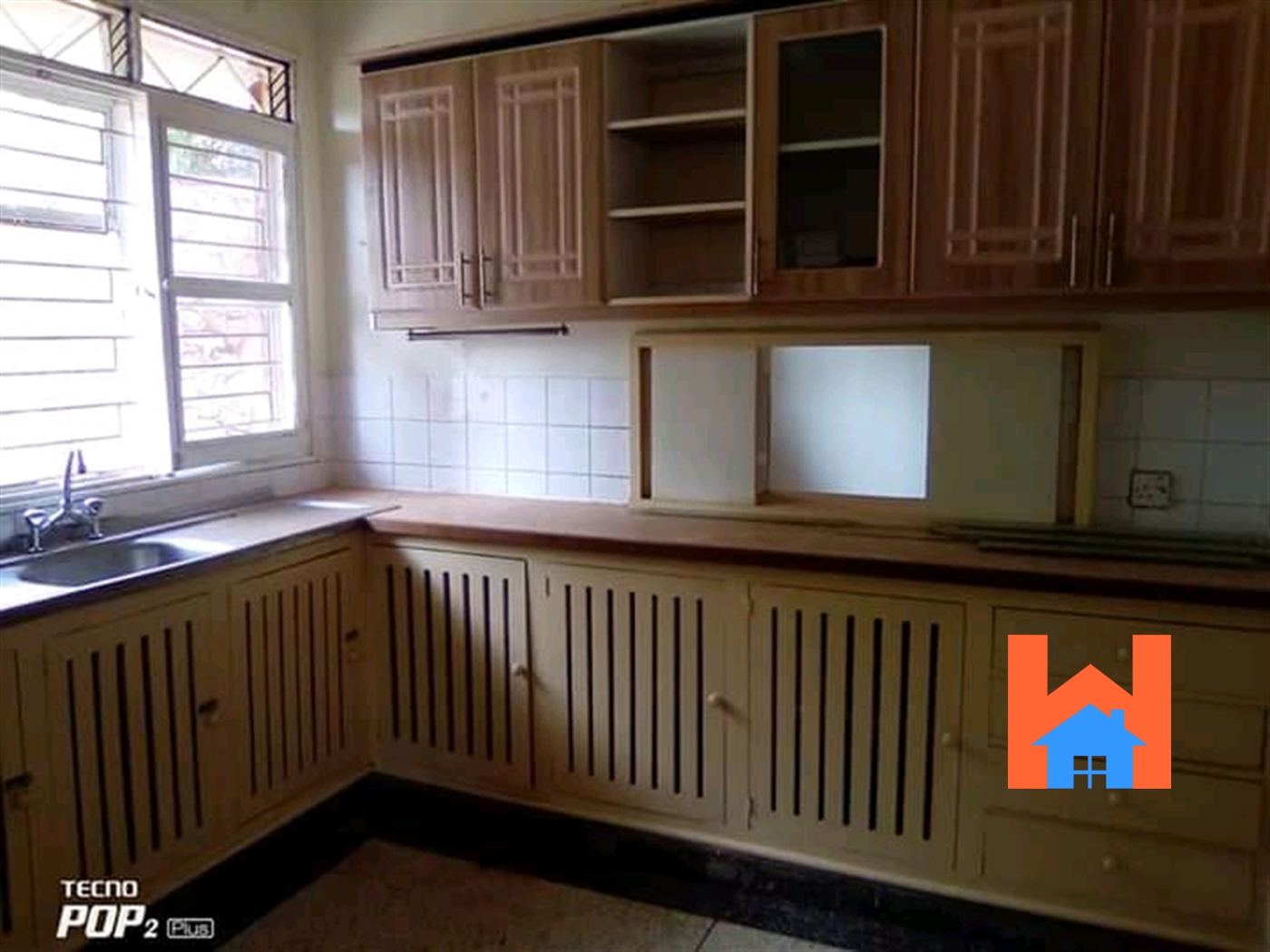 Town House for rent in Kololo Kampala