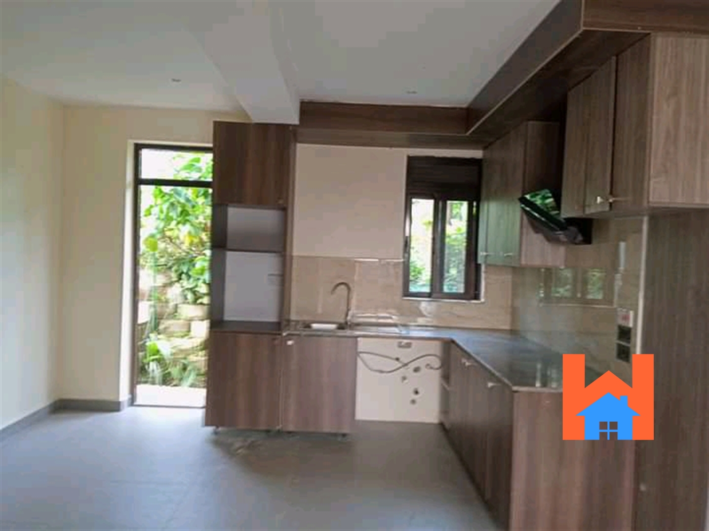 Town House for sale in Mutungo Kampala