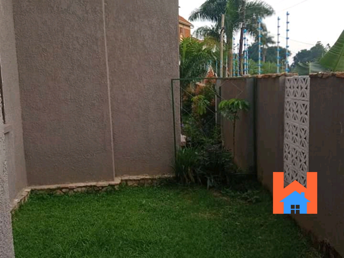 Town House for sale in Mutungo Kampala