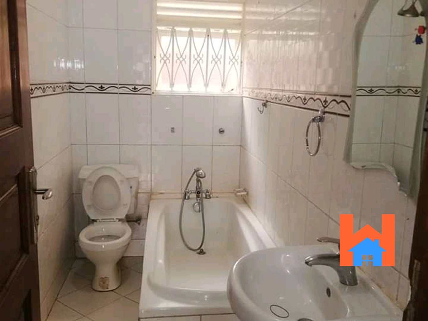 Bungalow for rent in Kiwaatule Kampala