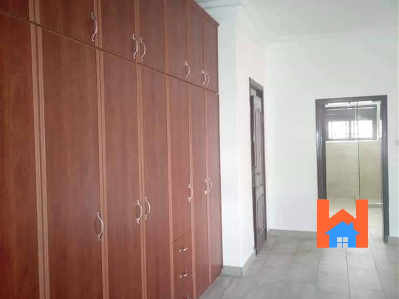 Storeyed house for rent in Bugoloobi Kampala