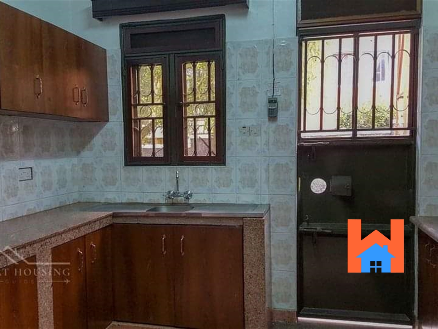 Bungalow for rent in Bugoloobi Kampala