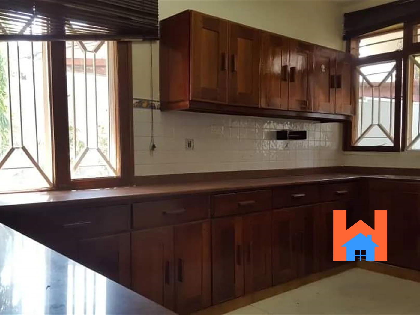 Storeyed house for rent in Bugoloobi Kampala