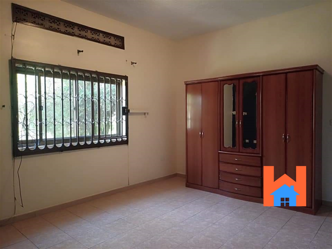 Bungalow for sale in Bugoloobi Kampala