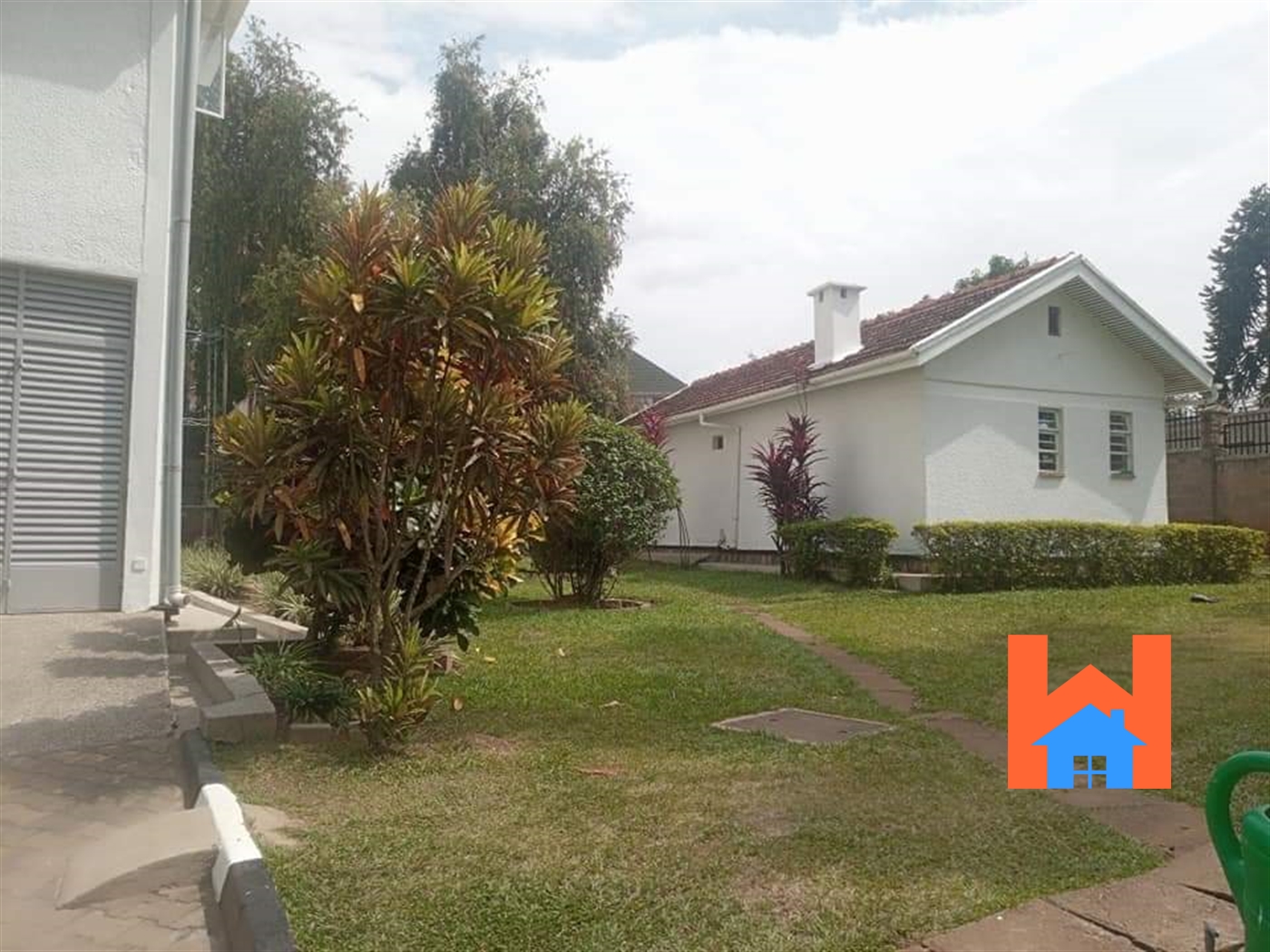 Storeyed house for rent in Bugoloobi Kampala