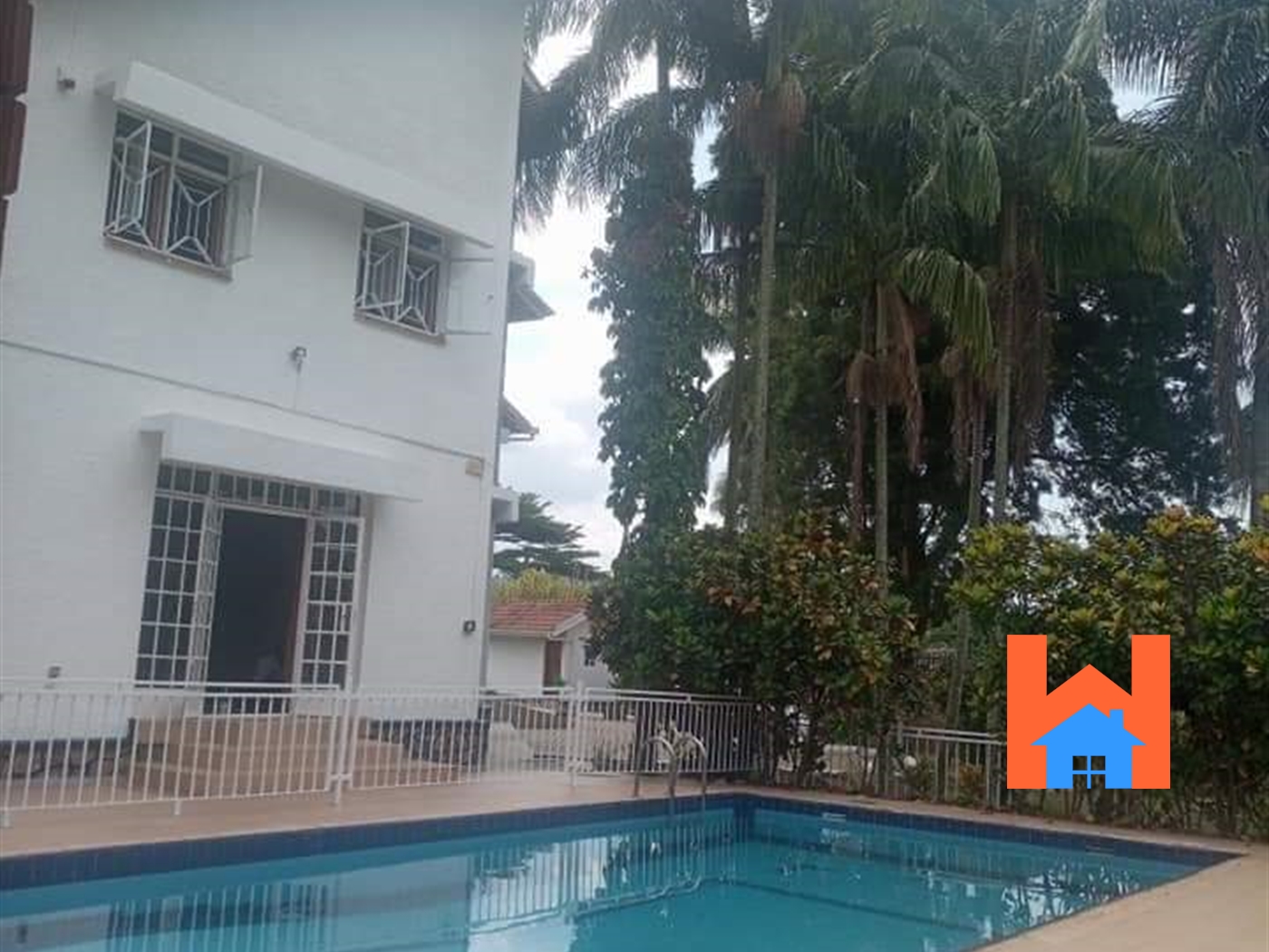 Storeyed house for rent in Bugoloobi Kampala