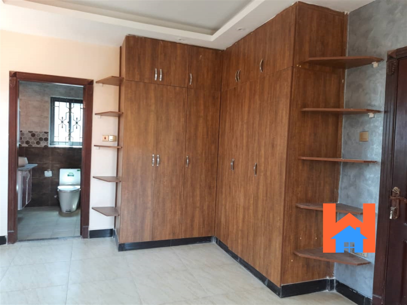 Villa for sale in Kyambogo Kampala