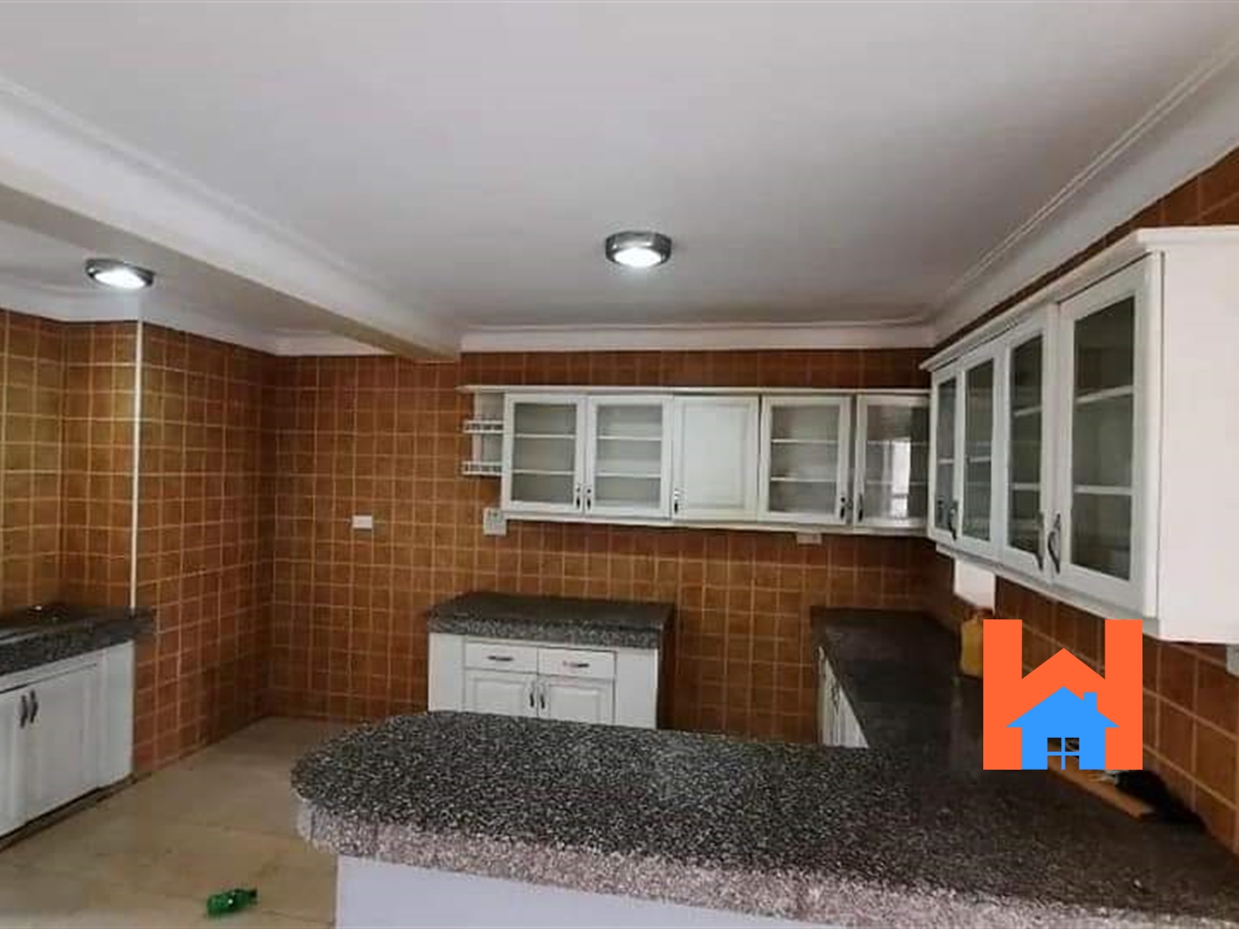 Duplex for rent in Kisaasi Kampala