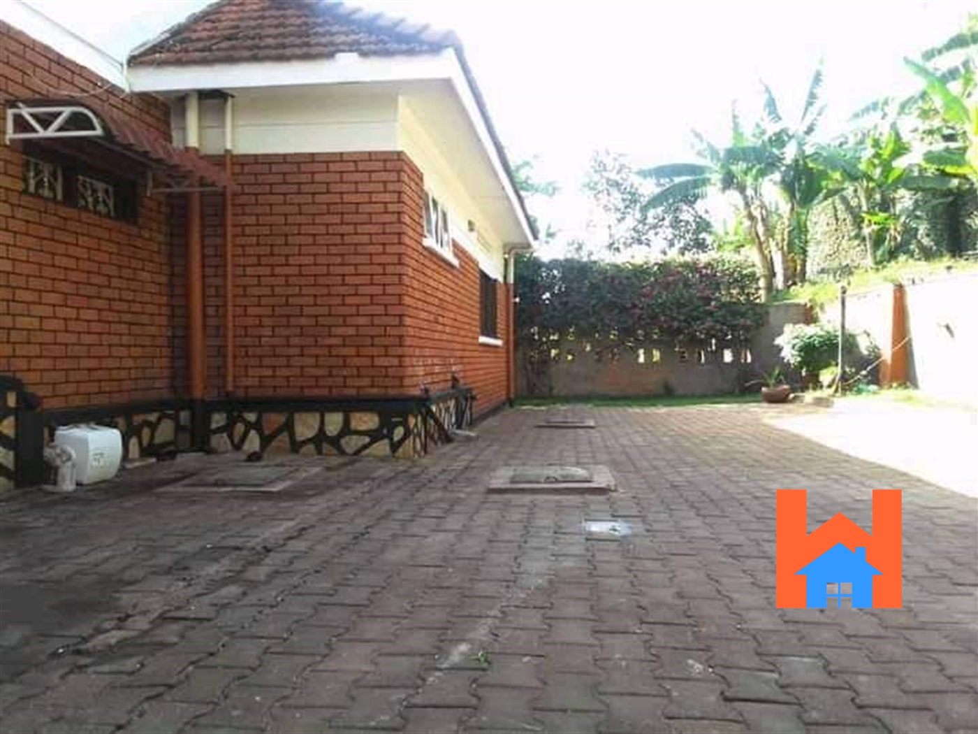 Storeyed house for rent in Mbuya Kampala