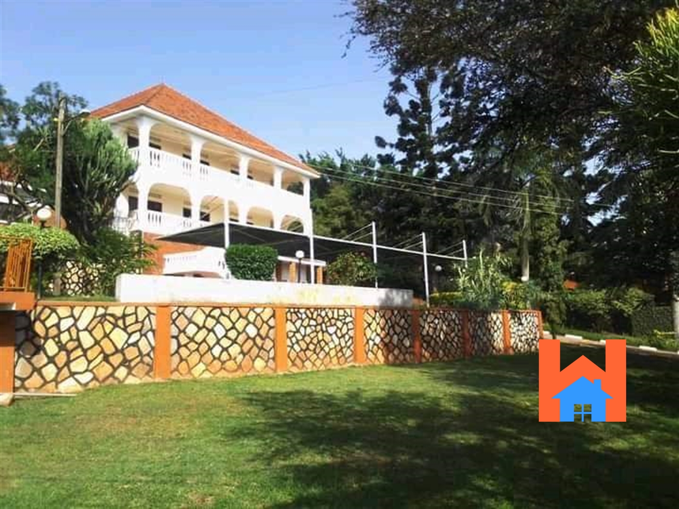 Storeyed house for rent in Mbuya Kampala