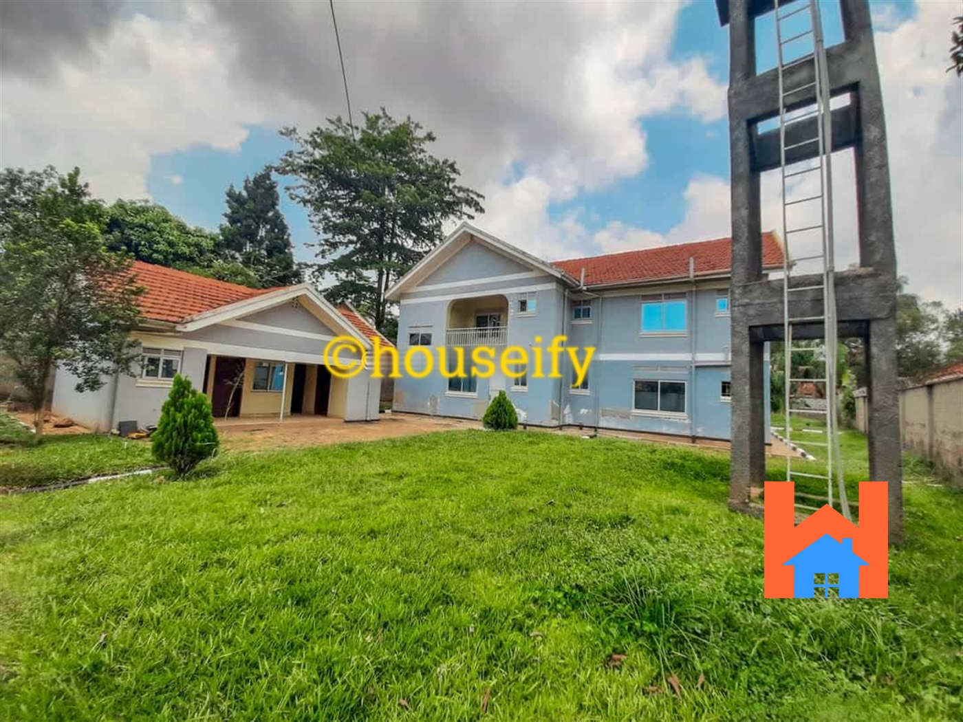 Storeyed house for rent in Bugoloobi Kampala