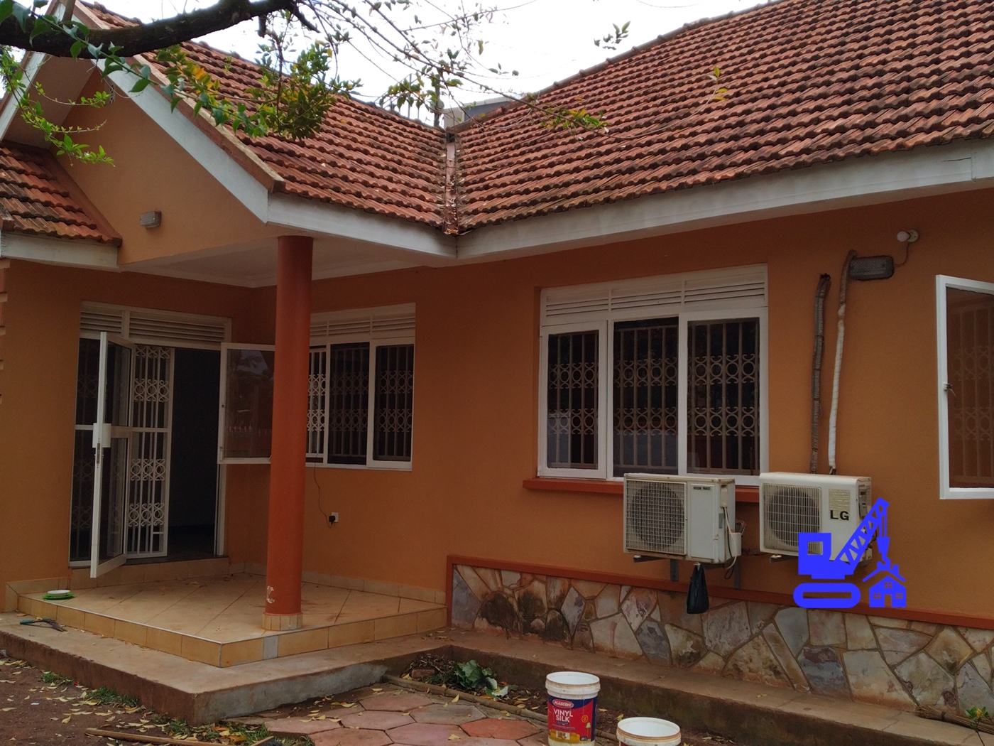 Bungalow for rent in Bukoto Kampala