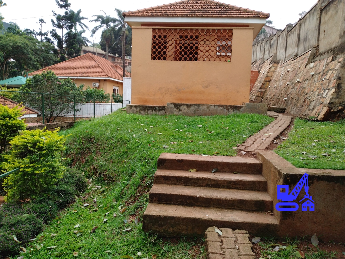 Bungalow for rent in Bukoto Kampala