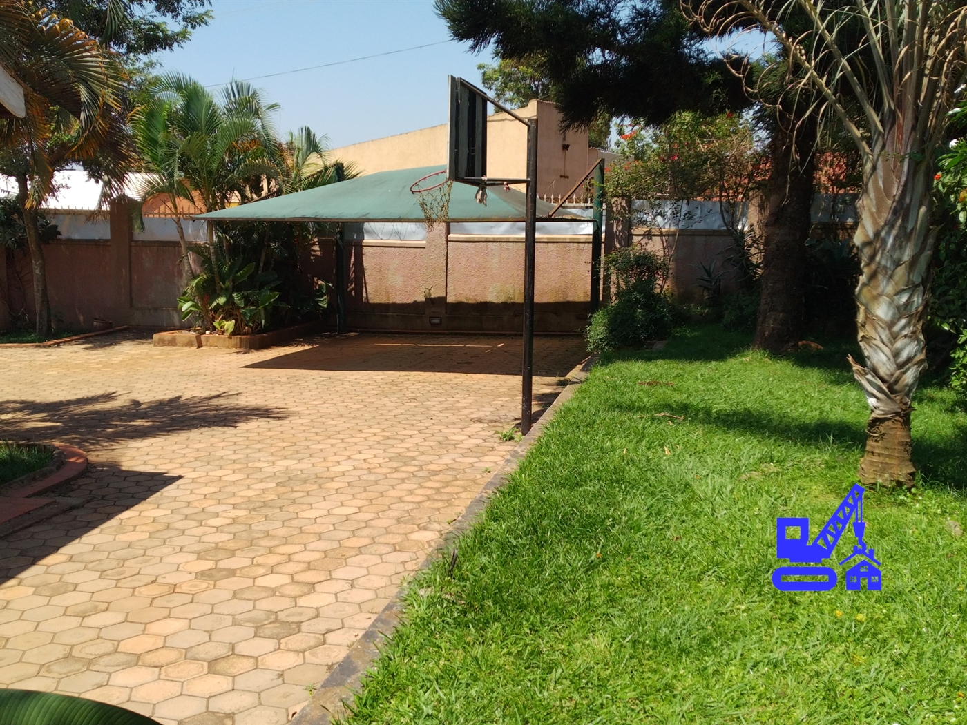 Bungalow for rent in Kisaasi Kampala