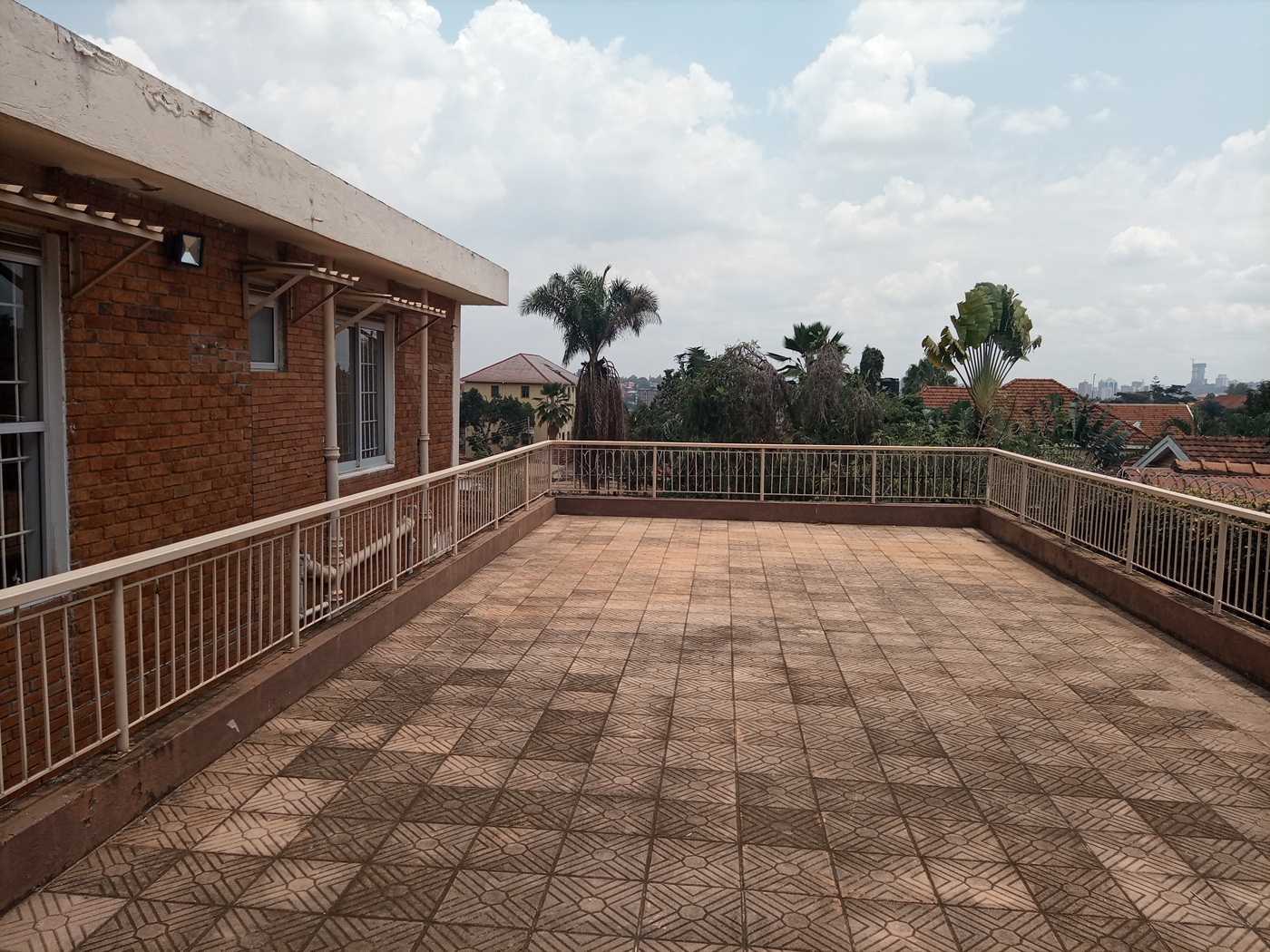 Mansion for rent in Muyenga Kampala