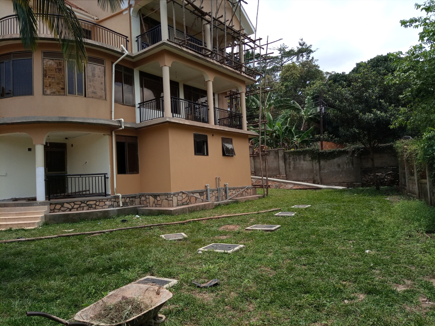 Storeyed house for rent in Makindye Kampala