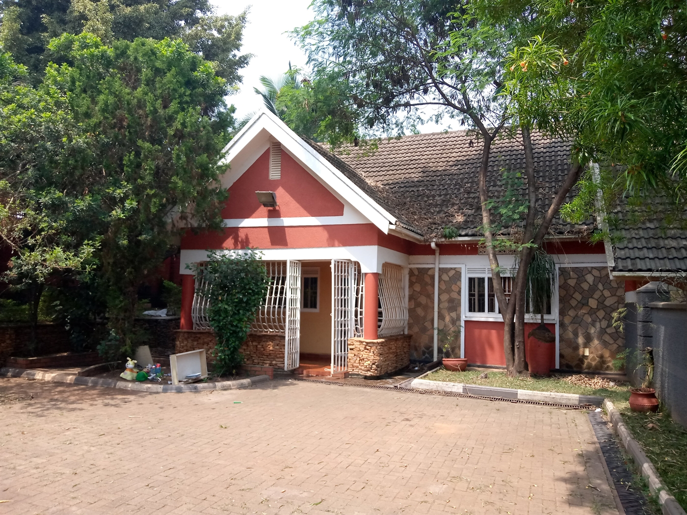 Semi Detached for sale in Muyenga Kampala