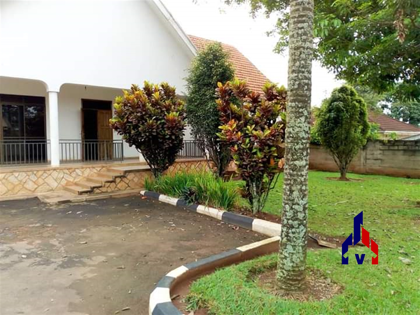 Bungalow for rent in Muyenga Kampala