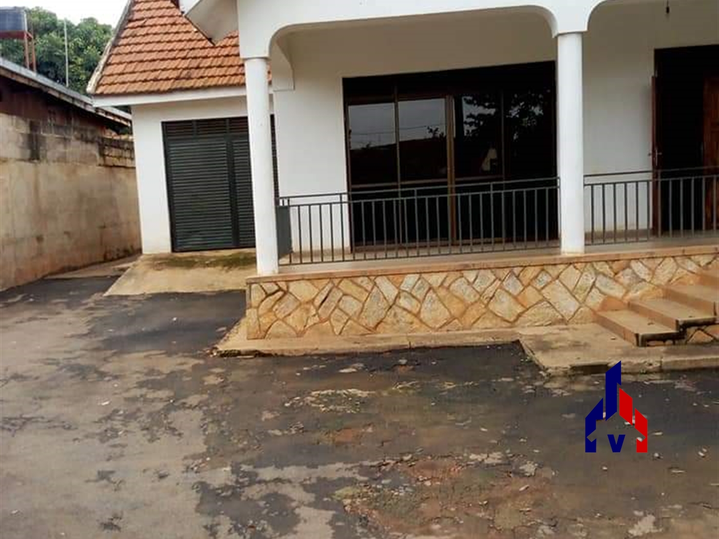 Bungalow for rent in Muyenga Kampala