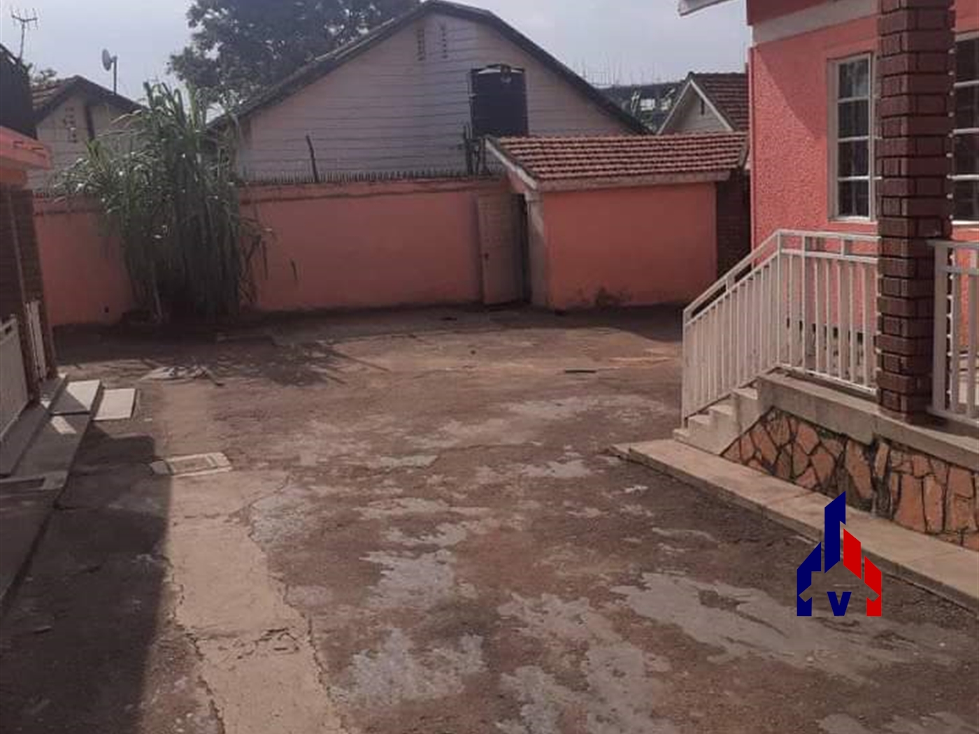 Semi Detached for rent in Muyenga Kampala