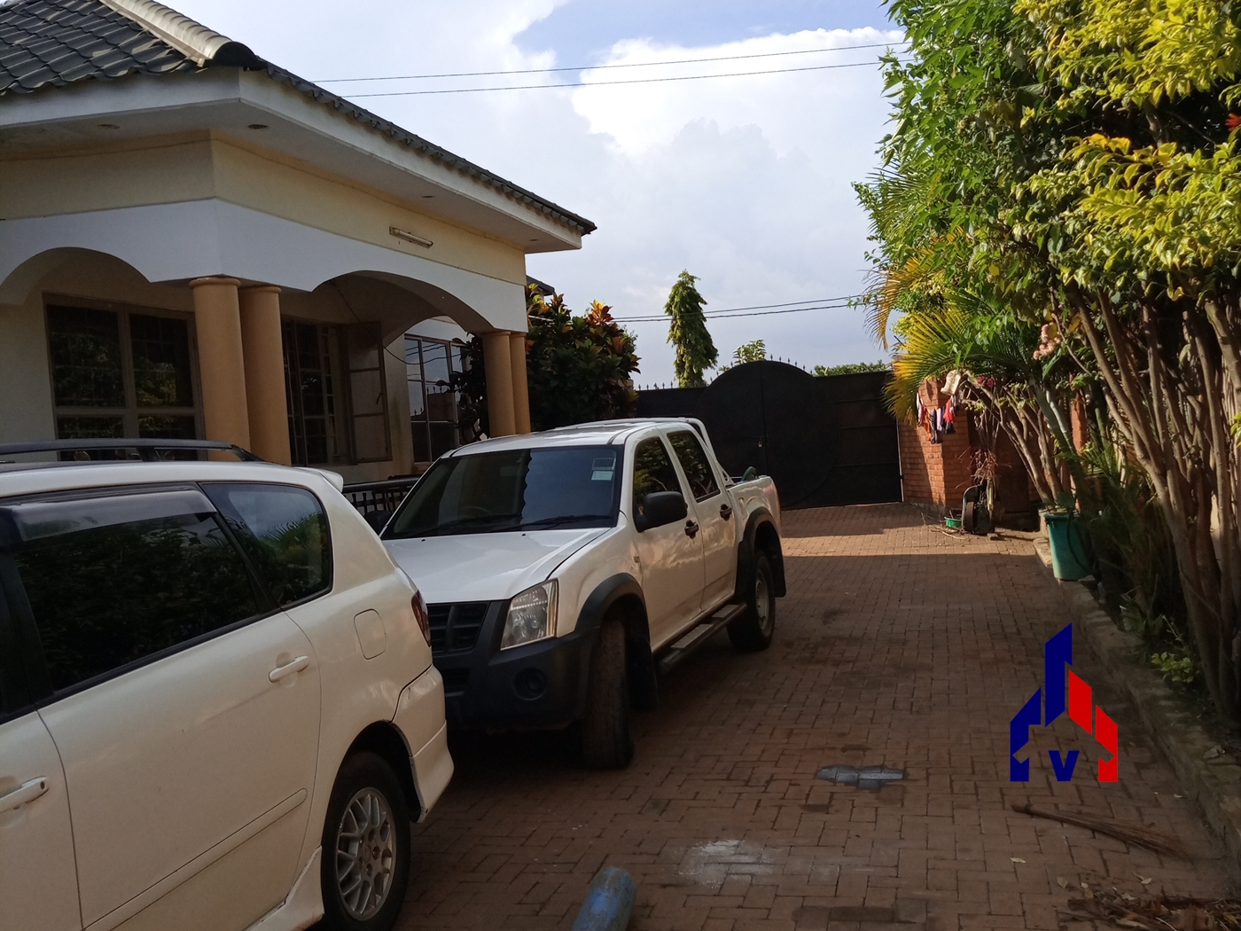 Semi Detached for rent in Bukasa Kampala