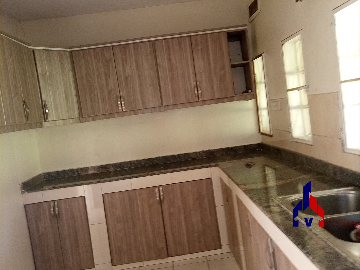 Bungalow for sale in Bugoloobi Kampala