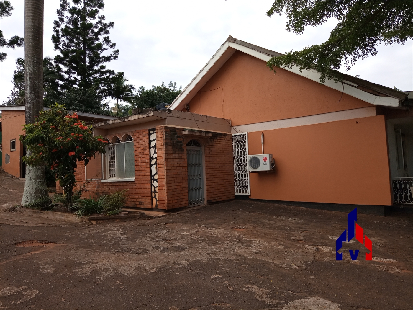 Bungalow for sale in Muyenga Kampala