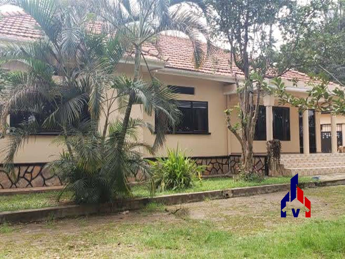 Bungalow for rent in Muyenga Kampala