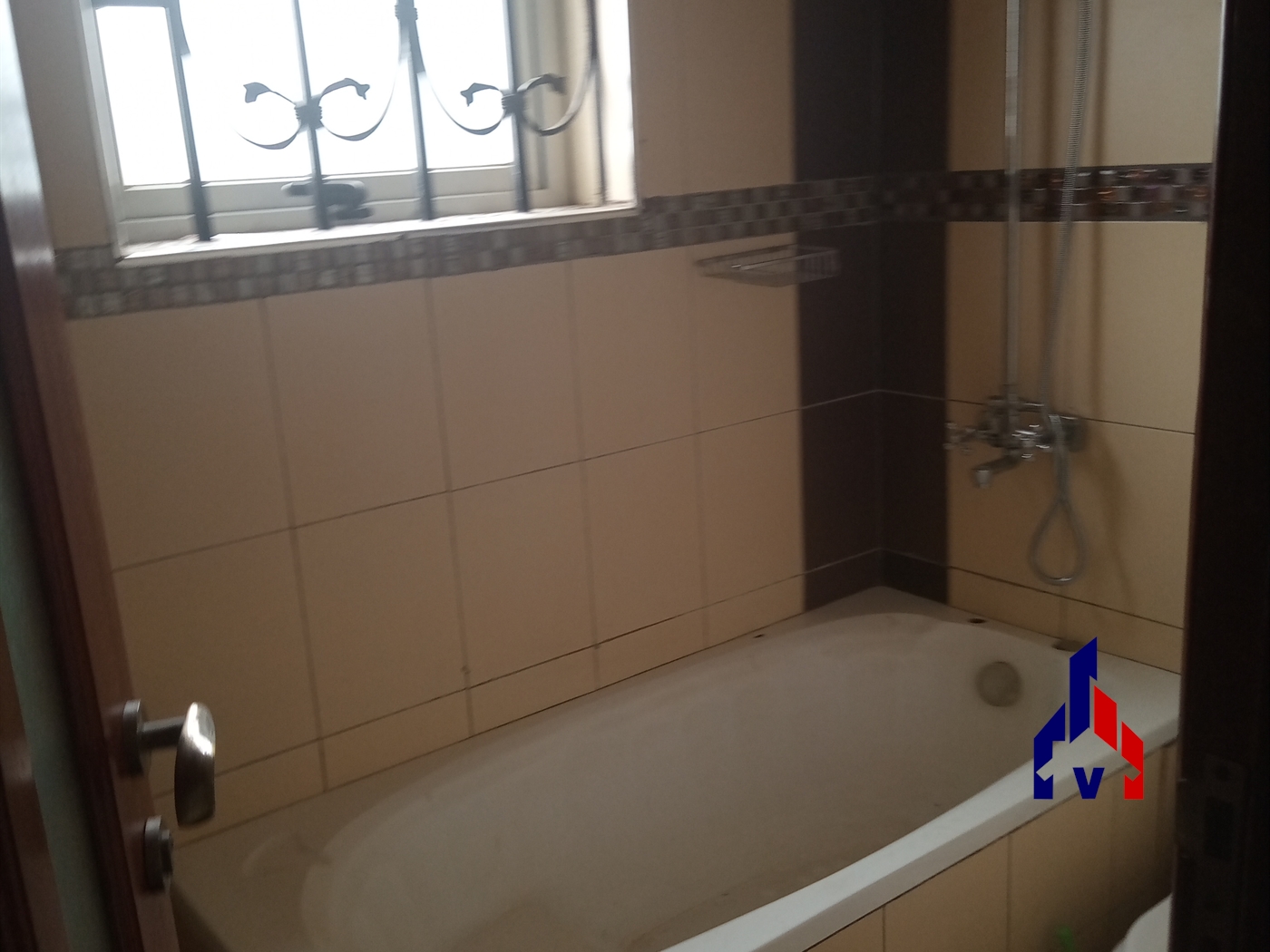 Town House for rent in Bukasa Kampala