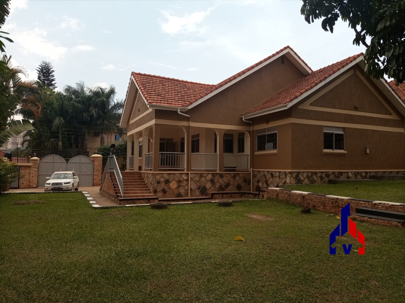 Bungalow for rent in Muyenga Kampala