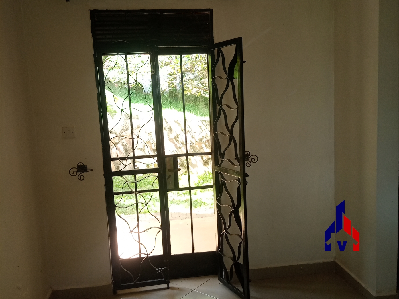 Storeyed house for rent in Makindye Kampala