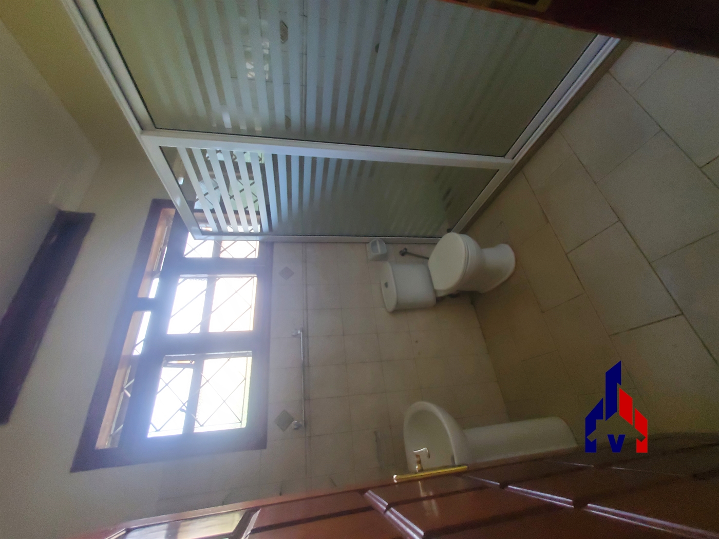 Bungalow for rent in Bugoloobi Kampala