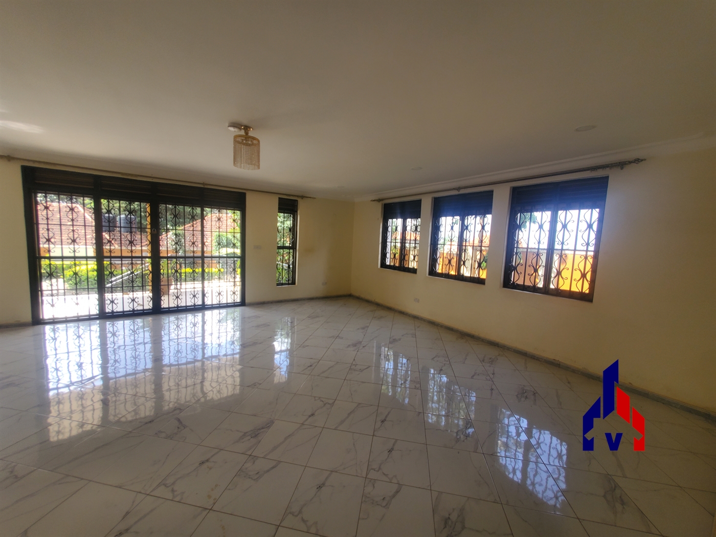 Storeyed house for rent in Muyenga Kampala