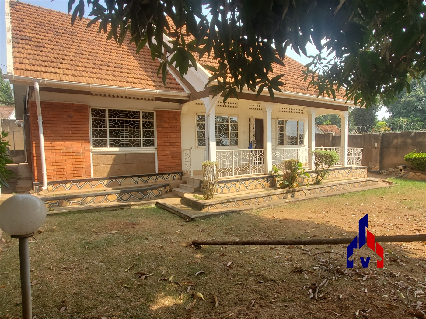 Bungalow for rent in Muyenga Kampala