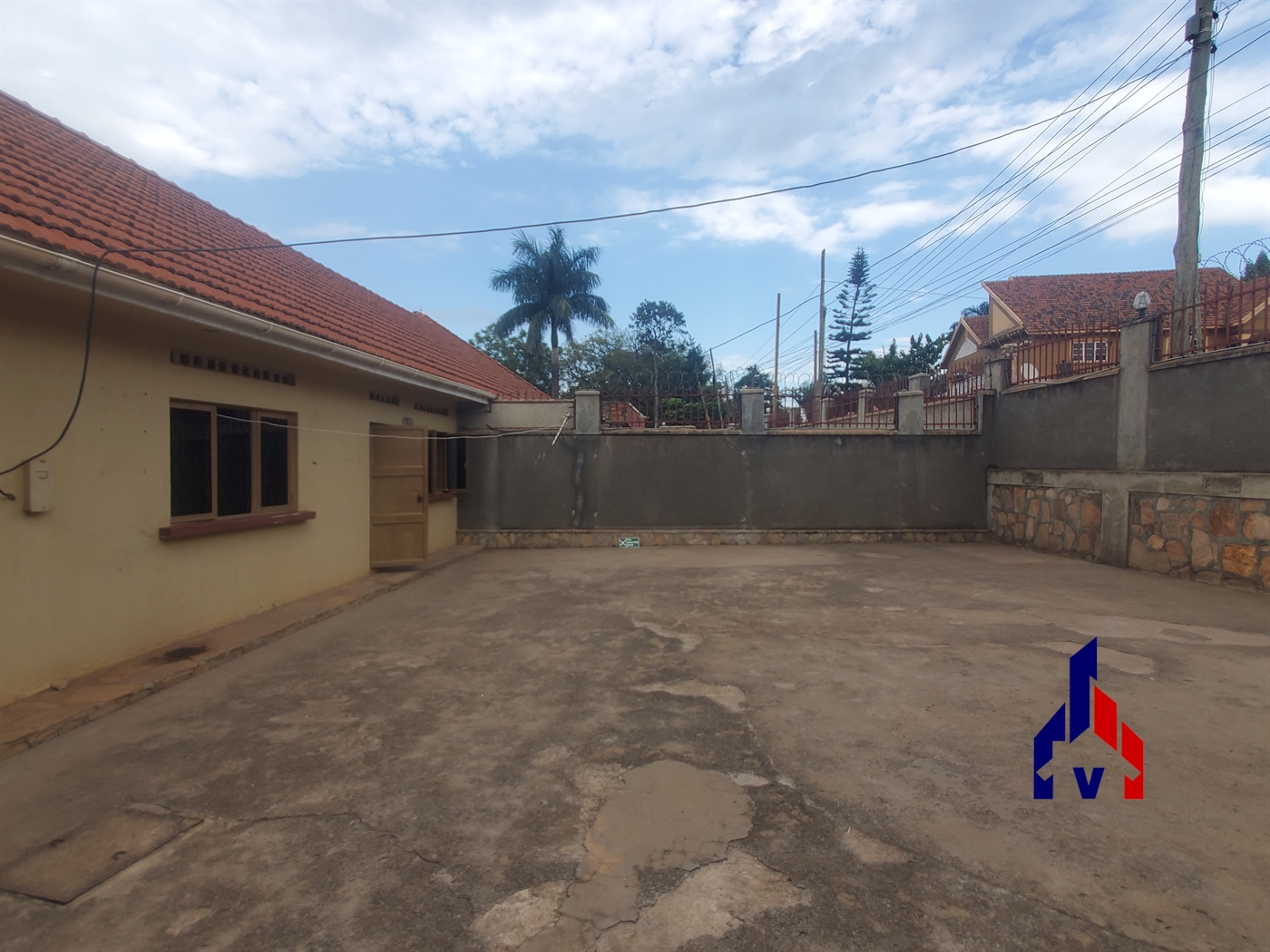 Bungalow for rent in Muyenga Kampala