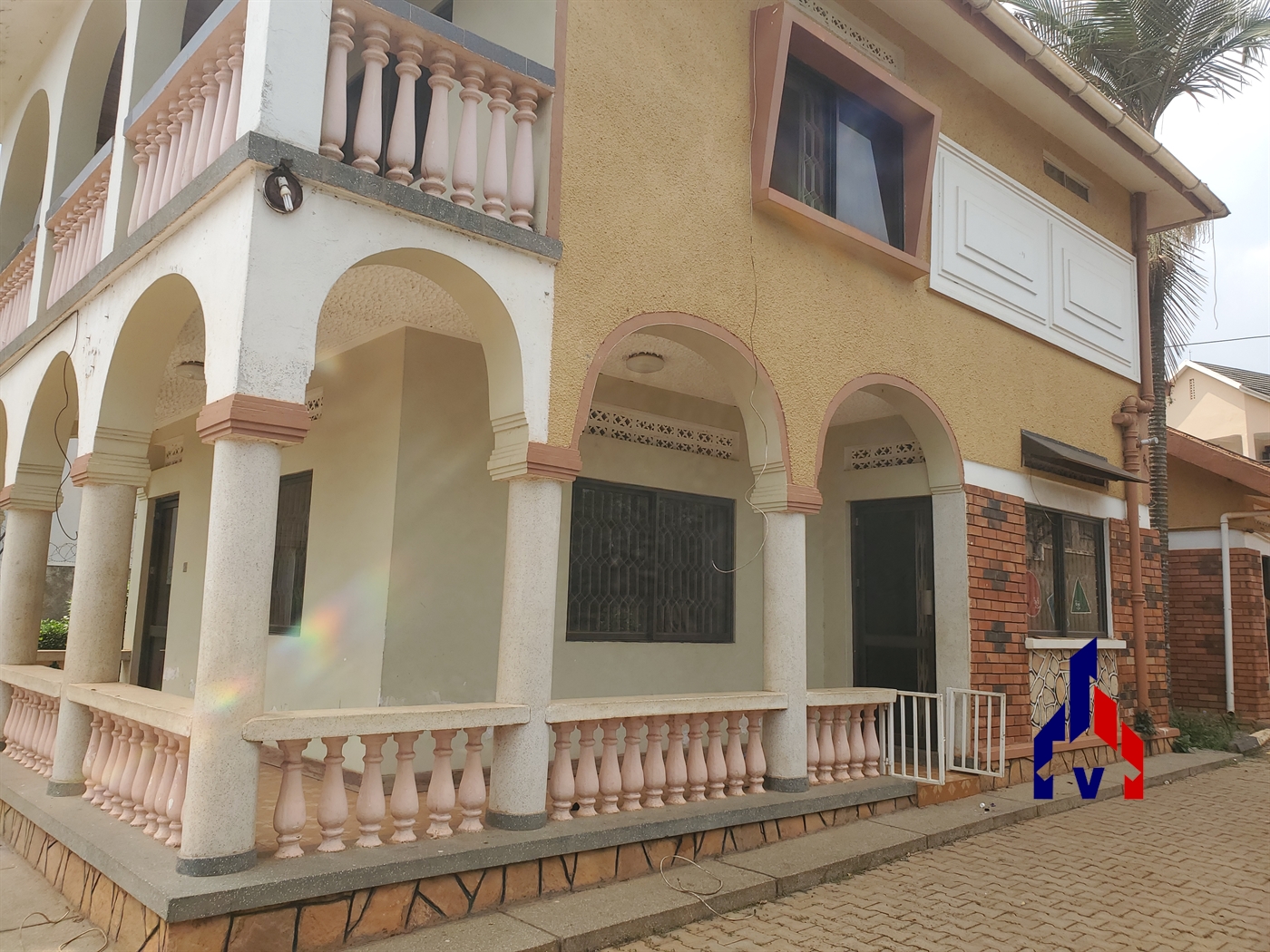 Storeyed house for rent in Kansanga Kampala