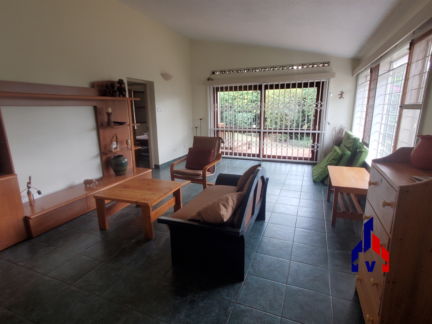 Bungalow for rent in Kansanga Kampala