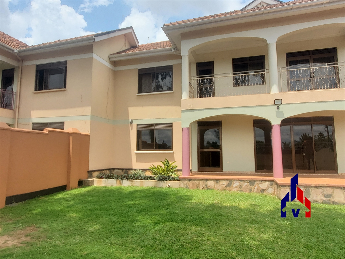 Storeyed house for rent in Muyenga Kampala